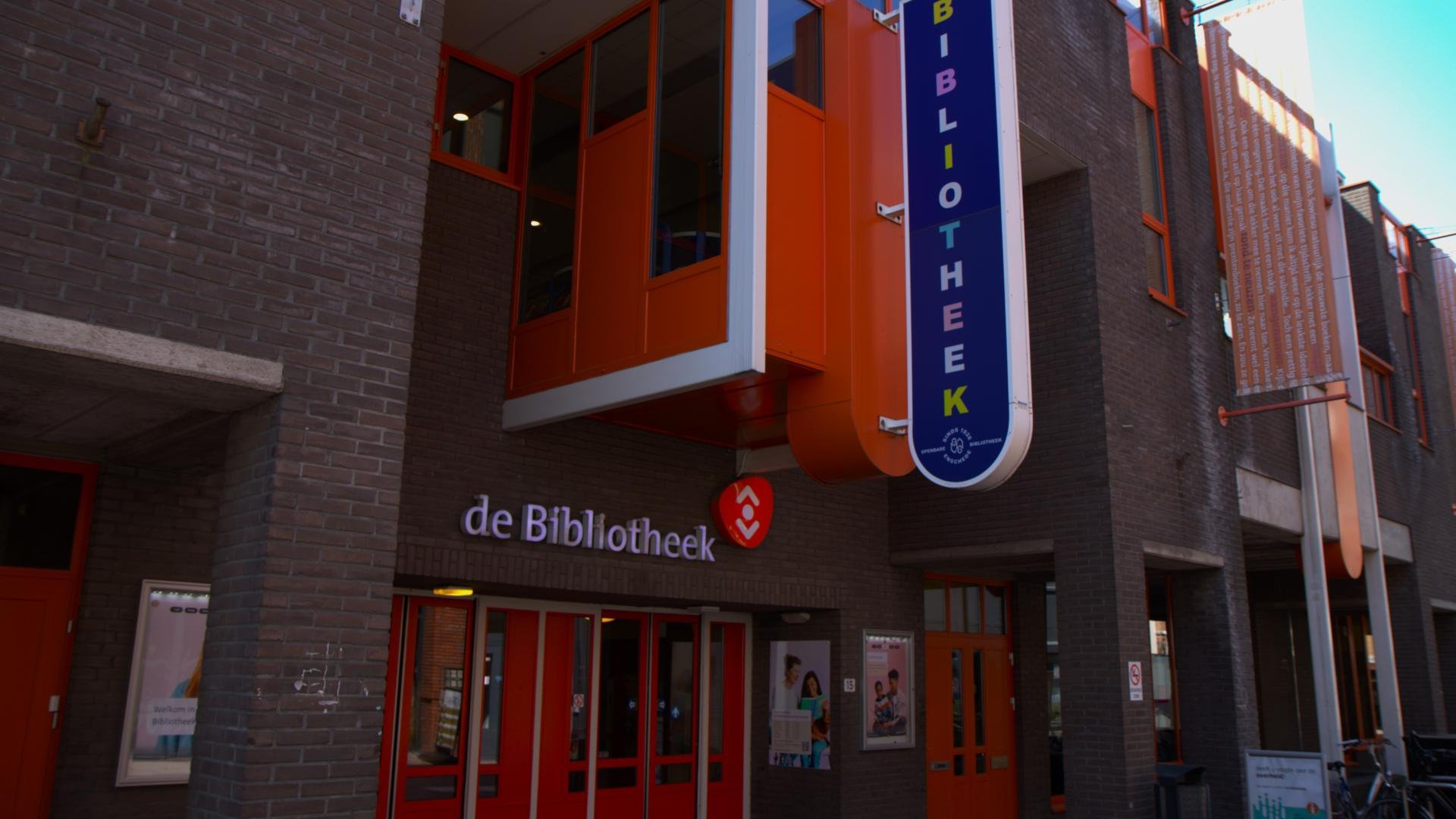 Ingang bibliotheek Enschede